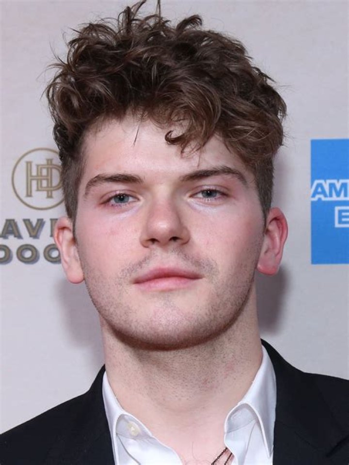 Colton Ryan Wiki, Girlfriend, Age, Height, Family & Net Worth