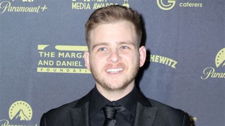 
How Much Money Does Jonathan Lipnicki Make? Latest Income Salary
