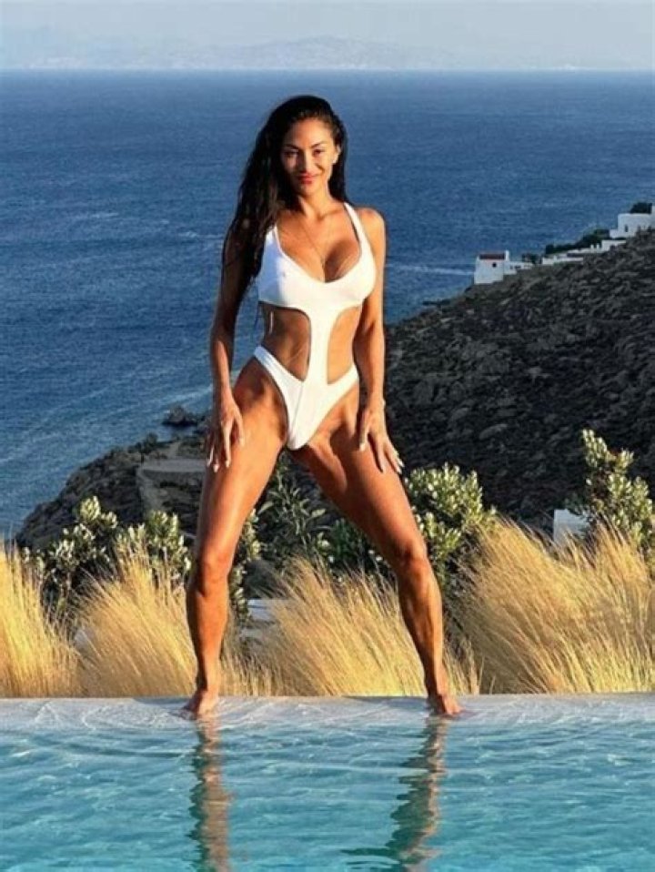 Nicole Scherzinger in Bathing Suit is "Doin the Splits" — Celebwell